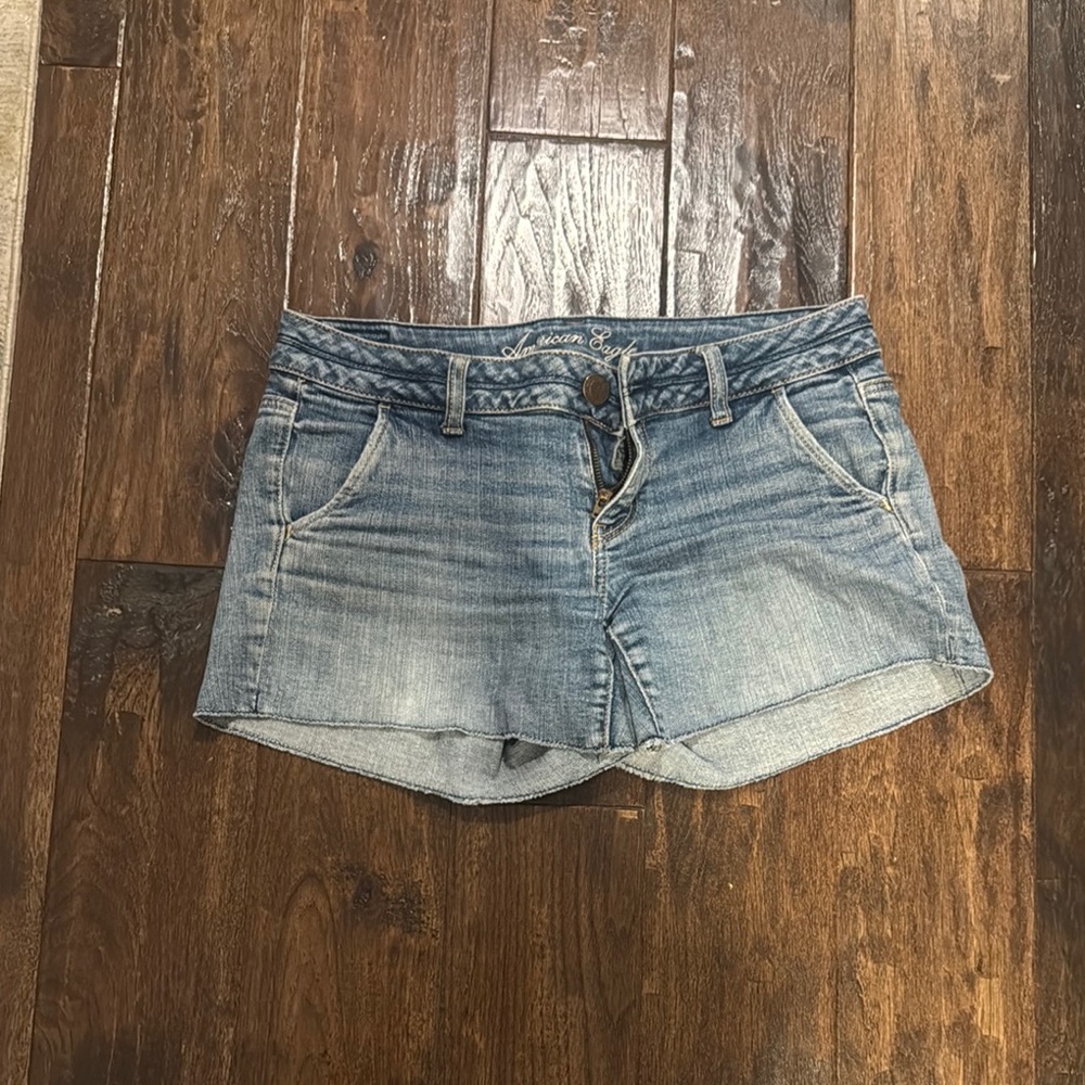 American Eagle Outfitters Blue Jean Shorts Distressed Mid-Thigh